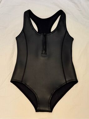 Abysse front zip black one piece